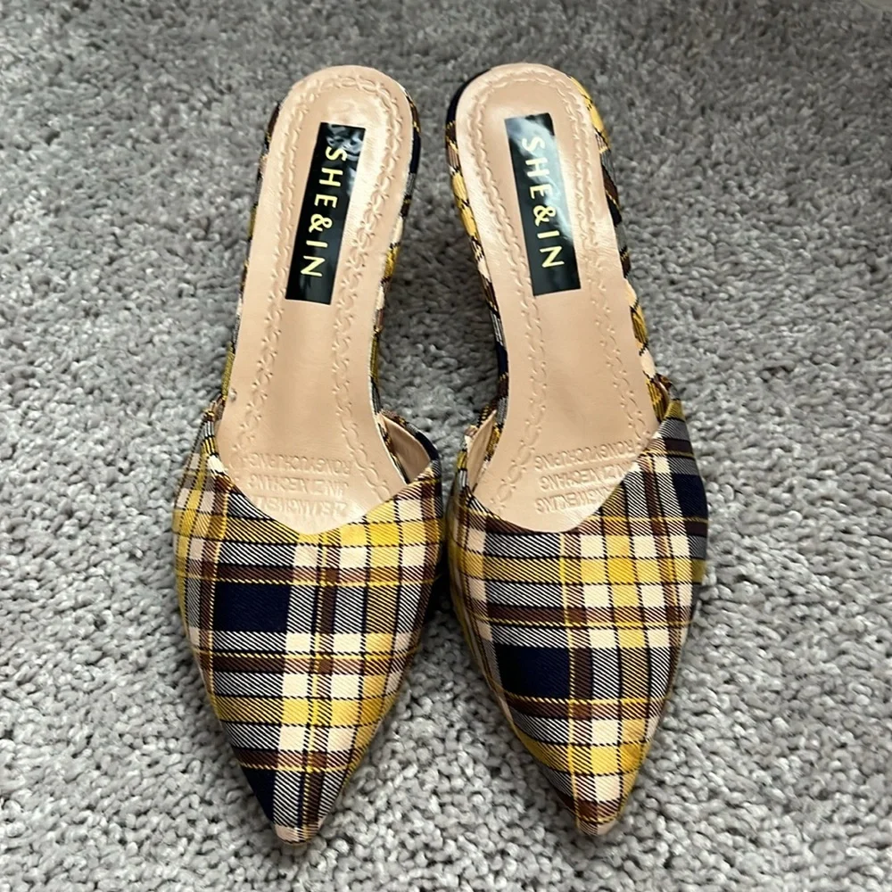 NWOT SHEIN Yellow and Navy Plaid Kitten Heels - Size 5.5 / 6 - Picture 2 of 6